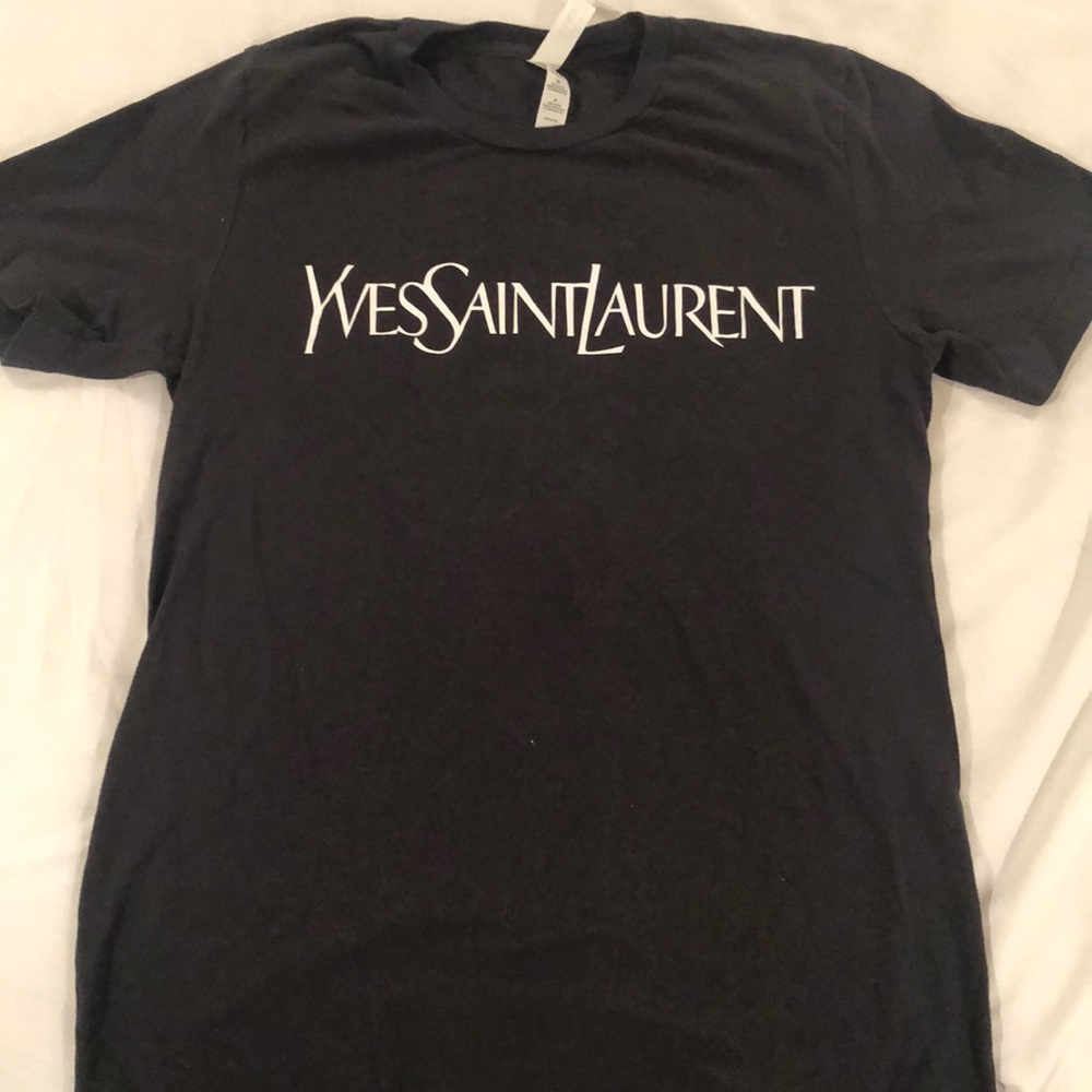 Graphic tee